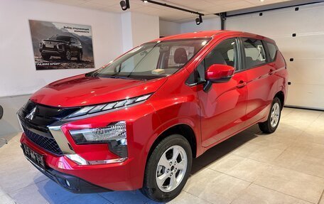 Mitsubishi Xpander, 2024 год, 3 200 000 рублей, 2 фотография