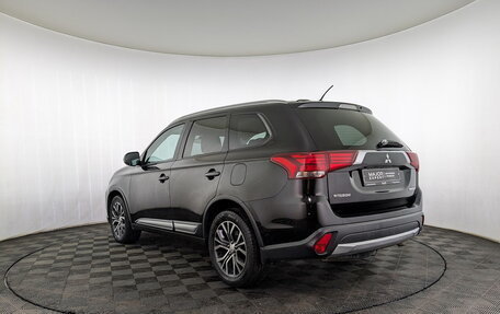 Mitsubishi Outlander III рестайлинг 3, 2016 год, 1 750 000 рублей, 7 фотография