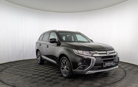 Mitsubishi Outlander III рестайлинг 3, 2016 год, 1 750 000 рублей, 3 фотография