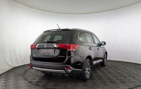 Mitsubishi Outlander III рестайлинг 3, 2016 год, 1 750 000 рублей, 5 фотография