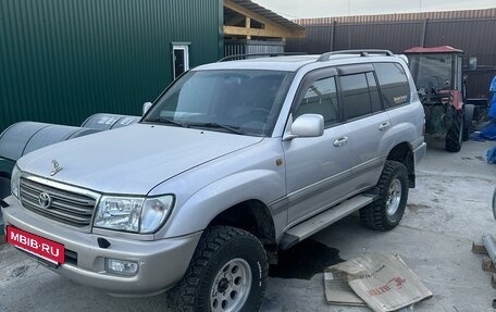 Toyota Land Cruiser 100 рестайлинг 2, 2003 год, 2 400 000 рублей, 2 фотография