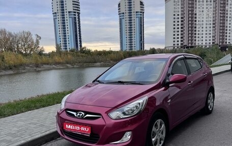 Hyundai Solaris II рестайлинг, 2013 год, 990 000 рублей, 1 фотография