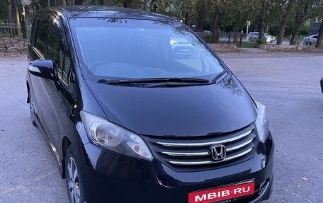 Honda Freed I, 2011 год, 1 250 000 рублей, 5 фотография