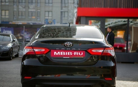 Toyota Camry, 2018 год, 2 198 000 рублей, 6 фотография