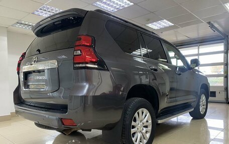 Toyota Land Cruiser Prado 150 рестайлинг 2, 2017 год, 5 799 999 рублей, 4 фотография