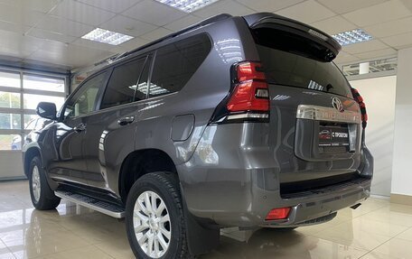 Toyota Land Cruiser Prado 150 рестайлинг 2, 2017 год, 5 799 999 рублей, 6 фотография