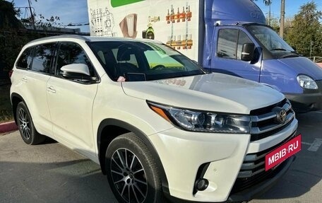 Toyota Highlander III, 2019 год, 4 747 000 рублей, 2 фотография