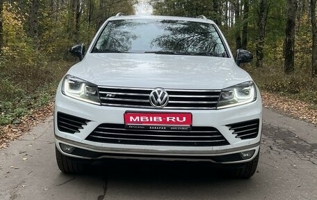 Volkswagen Touareg III, 2016 год, 4 090 000 рублей, 1 фотография