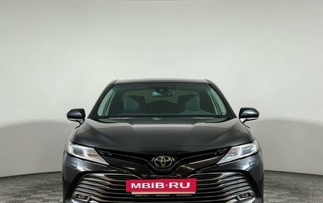 Toyota Camry, 2018 год, 2 599 000 рублей, 2 фотография