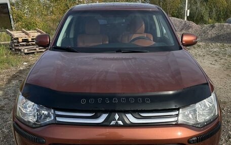 Mitsubishi Outlander III рестайлинг 3, 2012 год, 1 600 000 рублей, 4 фотография