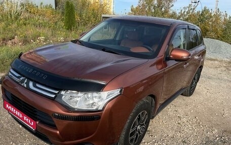 Mitsubishi Outlander III рестайлинг 3, 2012 год, 1 600 000 рублей, 5 фотография