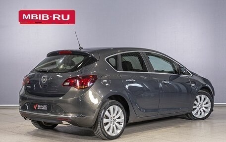 Opel Astra J, 2013 год, 896 500 рублей, 2 фотография