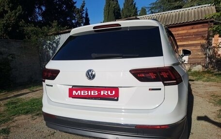 Volkswagen Tiguan II, 2018 год, 3 430 000 рублей, 5 фотография