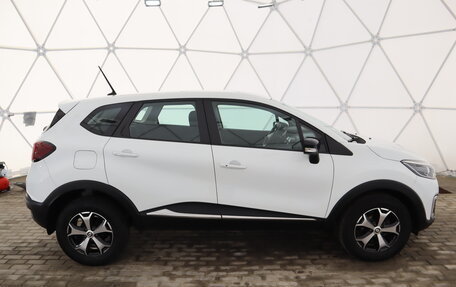 Renault Kaptur I рестайлинг, 2021 год, 1 690 000 рублей, 2 фотография