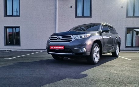 Toyota Highlander III, 2011 год, 2 200 000 рублей, 1 фотография