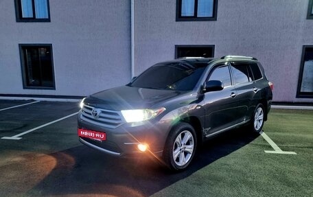 Toyota Highlander III, 2011 год, 2 200 000 рублей, 12 фотография