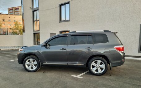 Toyota Highlander III, 2011 год, 2 200 000 рублей, 24 фотография