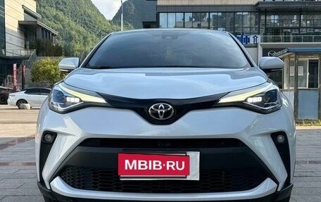 Toyota C-HR I рестайлинг, 2021 год, 2 150 000 рублей, 2 фотография