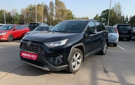 Toyota RAV4, 2019 год, 2 835 000 рублей, 2 фотография