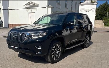 Toyota Land Cruiser Prado 150 рестайлинг 2, 2023 год, 9 180 000 рублей, 2 фотография