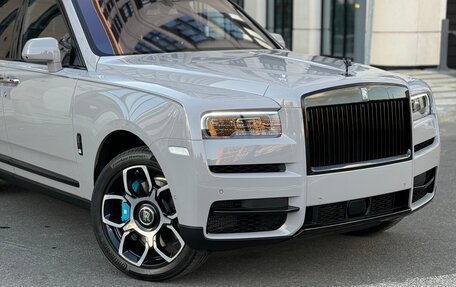 Rolls-Royce Cullinan, 2024 год, 65 000 000 рублей, 7 фотография