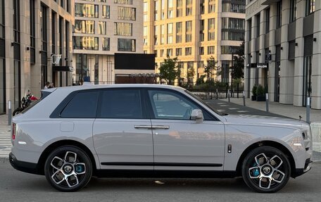 Rolls-Royce Cullinan, 2024 год, 65 000 000 рублей, 9 фотография