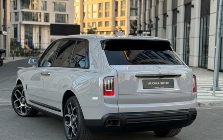 Rolls-Royce Cullinan, 2024 год, 65 000 000 рублей, 15 фотография