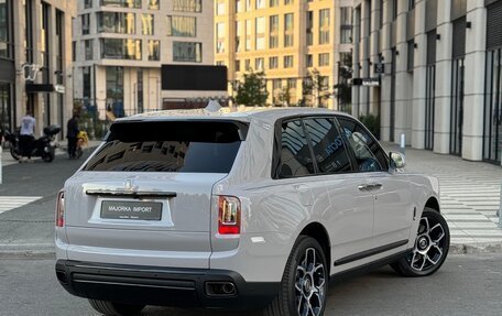 Rolls-Royce Cullinan, 2024 год, 65 000 000 рублей, 11 фотография