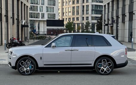 Rolls-Royce Cullinan, 2024 год, 65 000 000 рублей, 10 фотография