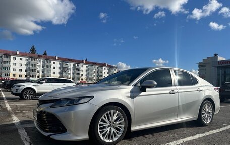 Toyota Camry, 2018 год, 2 690 000 рублей, 4 фотография