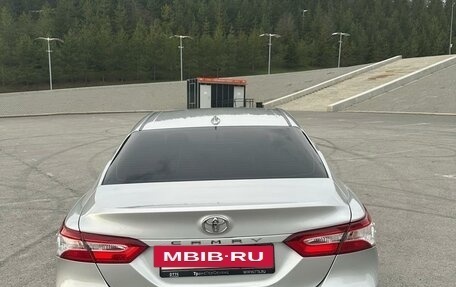 Toyota Camry, 2018 год, 2 690 000 рублей, 8 фотография