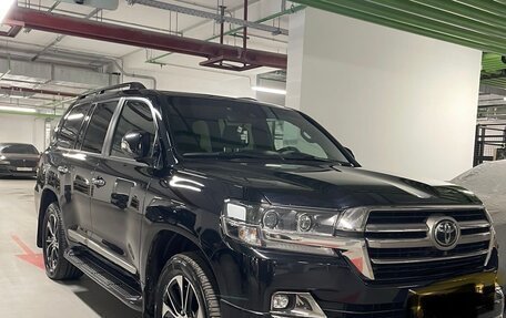 Toyota Land Cruiser 200, 2018 год, 7 550 000 рублей, 1 фотография