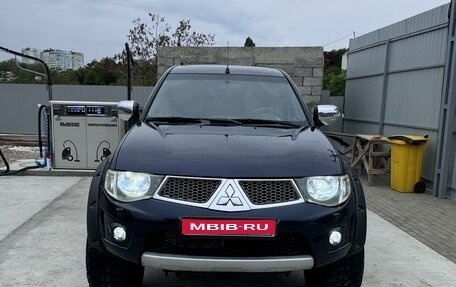 Mitsubishi L200 IV рестайлинг, 2011 год, 2 300 000 рублей, 1 фотография