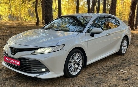 Toyota Camry, 2018 год, 3 250 000 рублей, 1 фотография