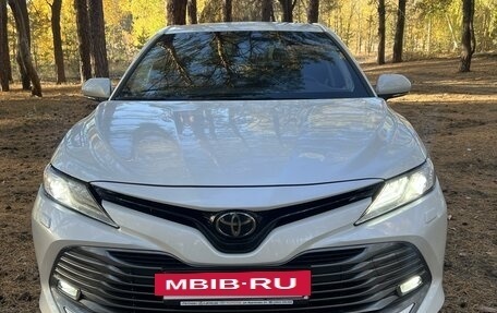 Toyota Camry, 2018 год, 3 250 000 рублей, 2 фотография