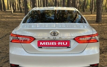 Toyota Camry, 2018 год, 3 250 000 рублей, 7 фотография