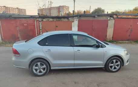 Volkswagen Polo VI (EU Market), 2012 год, 800 000 рублей, 3 фотография