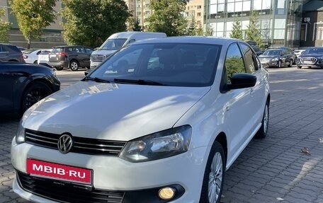 Volkswagen Polo VI (EU Market), 2014 год, 950 000 рублей, 2 фотография