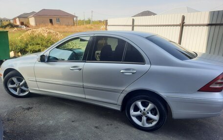 Mercedes-Benz C-Класс, 2004 год, 695 000 рублей, 24 фотография