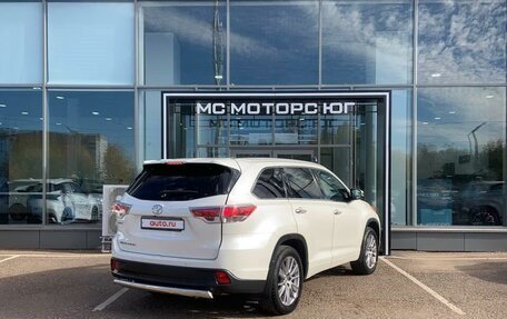 Toyota Highlander III, 2013 год, 2 899 000 рублей, 2 фотография