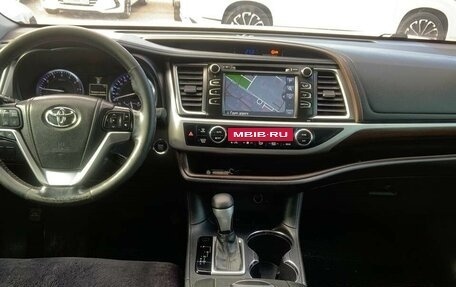 Toyota Highlander III, 2013 год, 2 899 000 рублей, 15 фотография