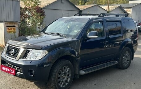 Nissan Pathfinder, 2011 год, 1 700 000 рублей, 2 фотография