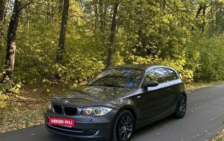 BMW 1 серия, 2007 год, 880 000 рублей, 2 фотография