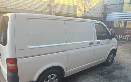 Volkswagen Transporter T5 рестайлинг, 2005 год, 1 050 000 рублей, 3 фотография