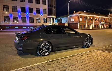 BMW 7 серия, 2019 год, 10 700 000 рублей, 2 фотография