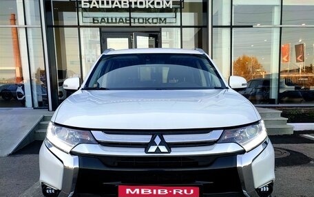 Mitsubishi Outlander III рестайлинг 3, 2018 год, 2 260 000 рублей, 2 фотография