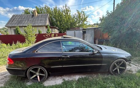 Mercedes-Benz CLK-Класс, 2002 год, 650 000 рублей, 3 фотография