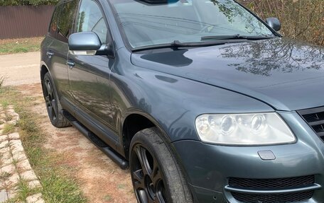 Volkswagen Touareg III, 2003 год, 930 000 рублей, 2 фотография