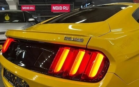 Ford Mustang VI рестайлинг, 2015 год, 2 390 000 рублей, 12 фотография