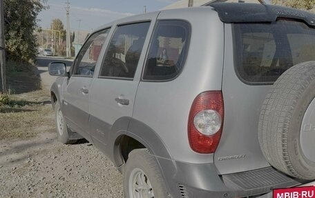 Chevrolet Niva I рестайлинг, 2012 год, 550 000 рублей, 2 фотография